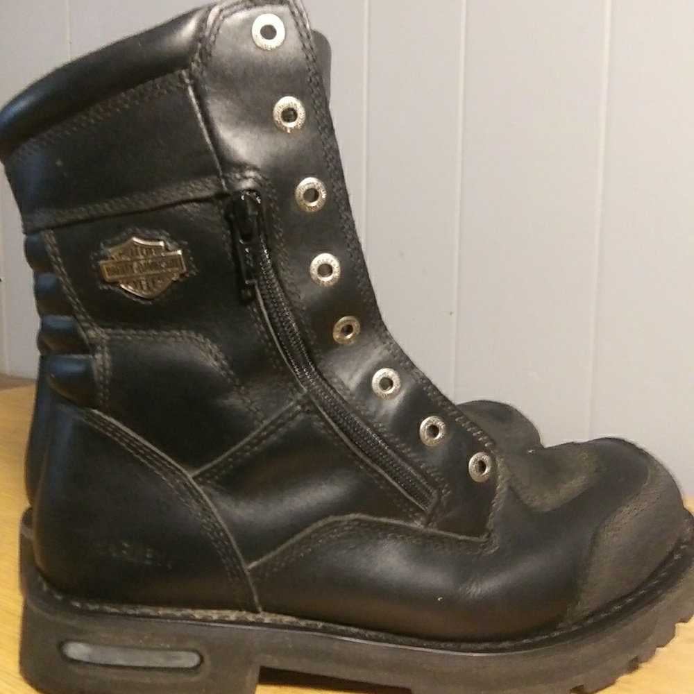 Harley Davidson Riddick 8 inch lace up boots.